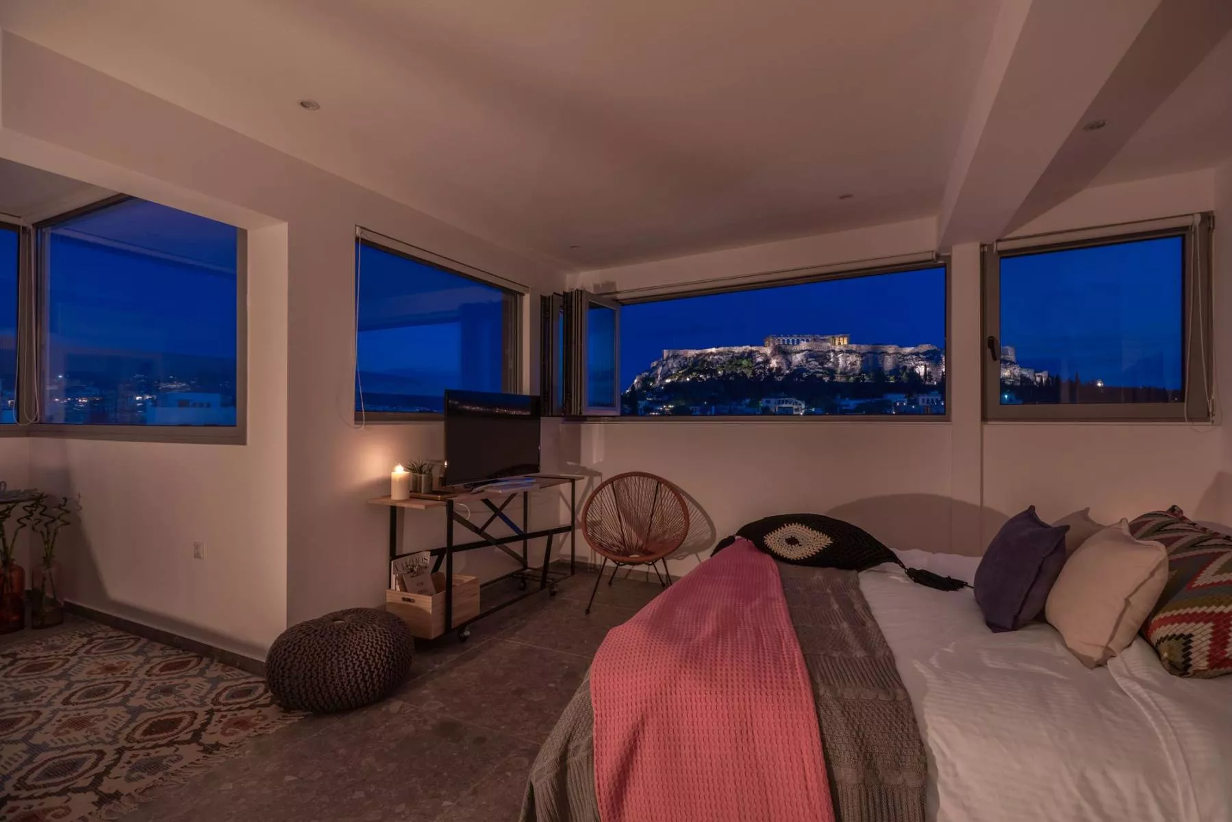 Read more about the article Athens Airport to Mythos Luxury Suites